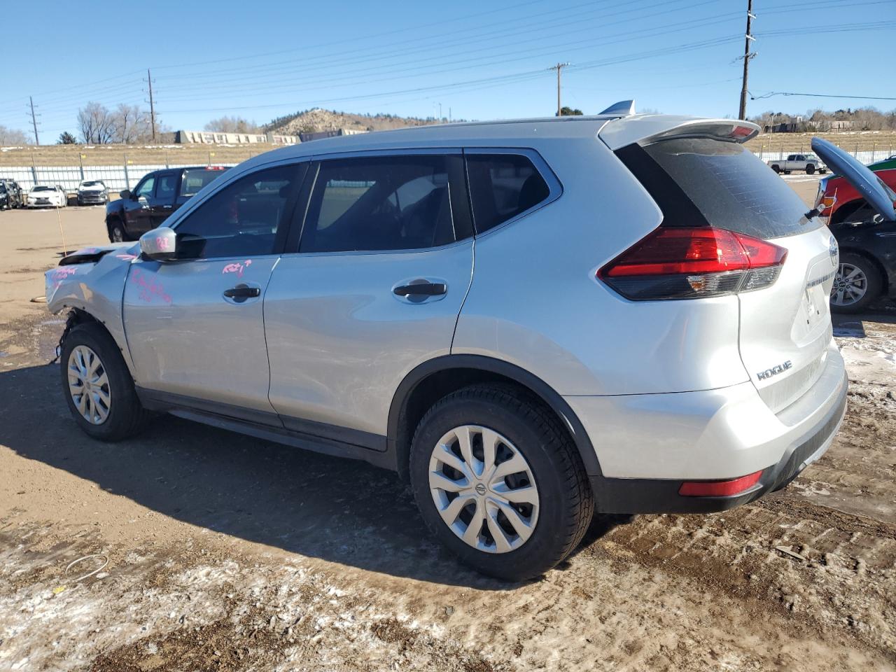2017 Nissan Rogue - Image 2