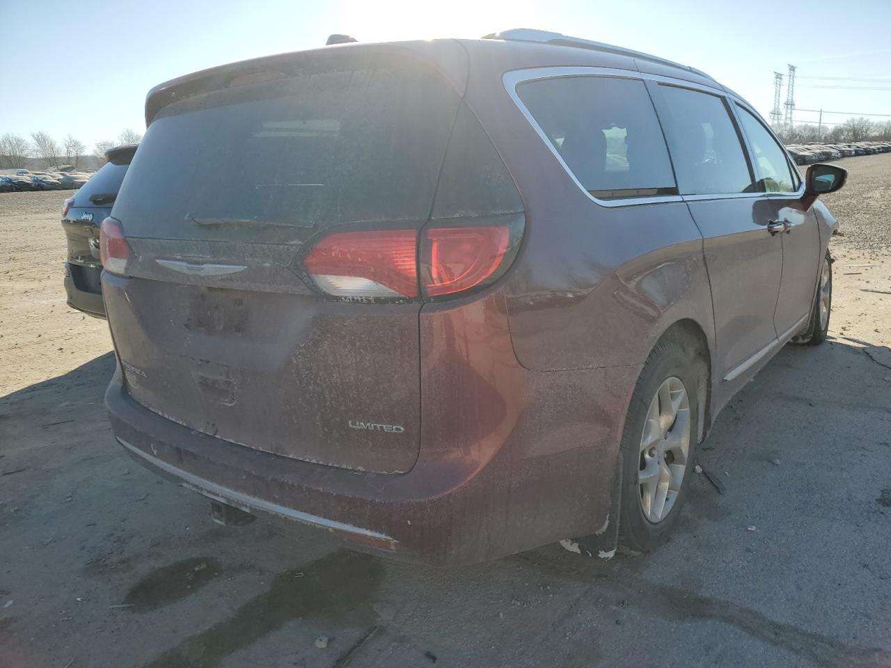 2018 Chrysler Pacifica - Image 3