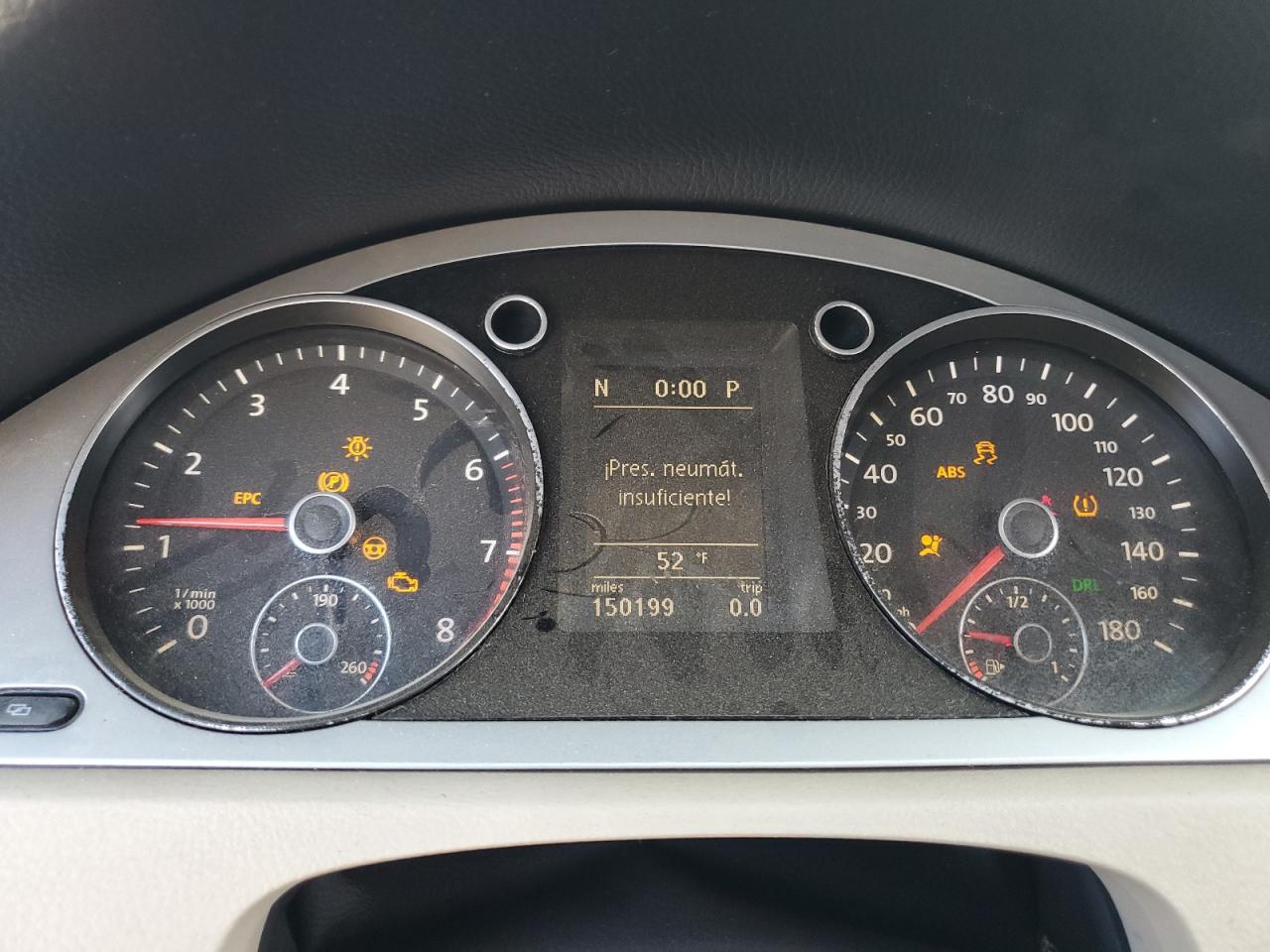 2010 Volkswagen Passat CC - Image 9