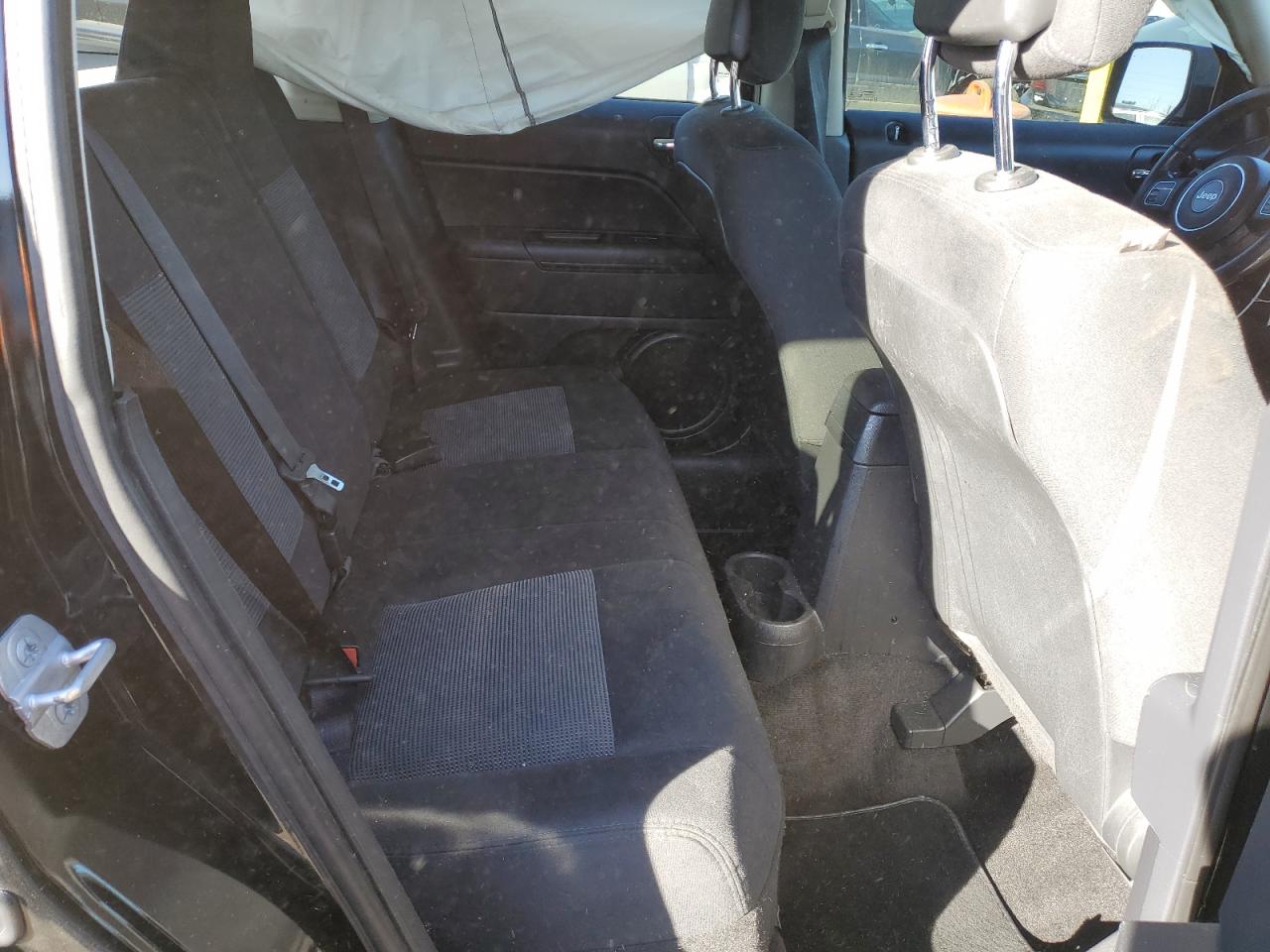 2015 Jeep Liberty (Patriot) - Image 11
