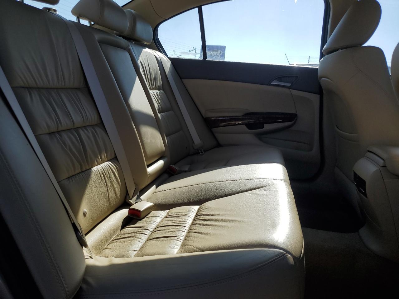 2010 Honda Accord - Image 10