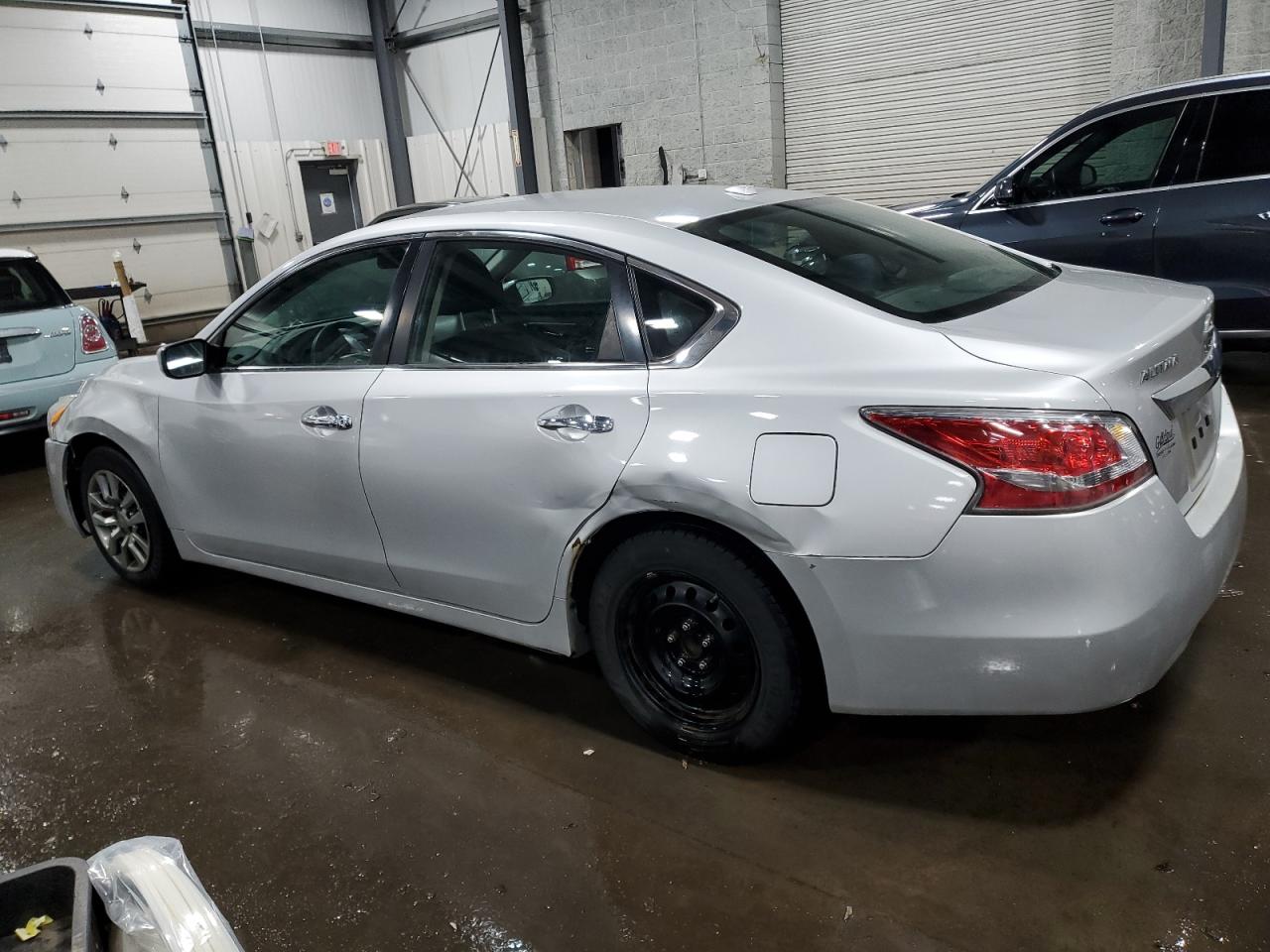 2015 Nissan Altima - Image 2
