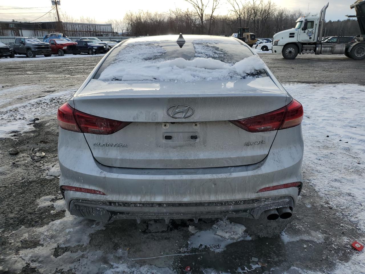 2018 Hyundai Elantra - Image 6
