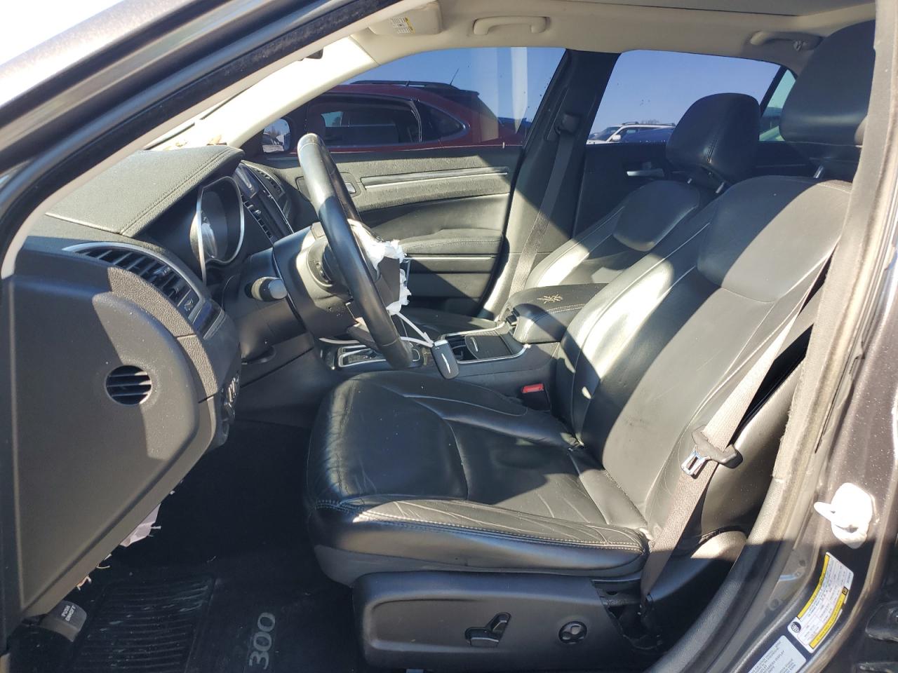 2016 Chrysler 300 - Image 7