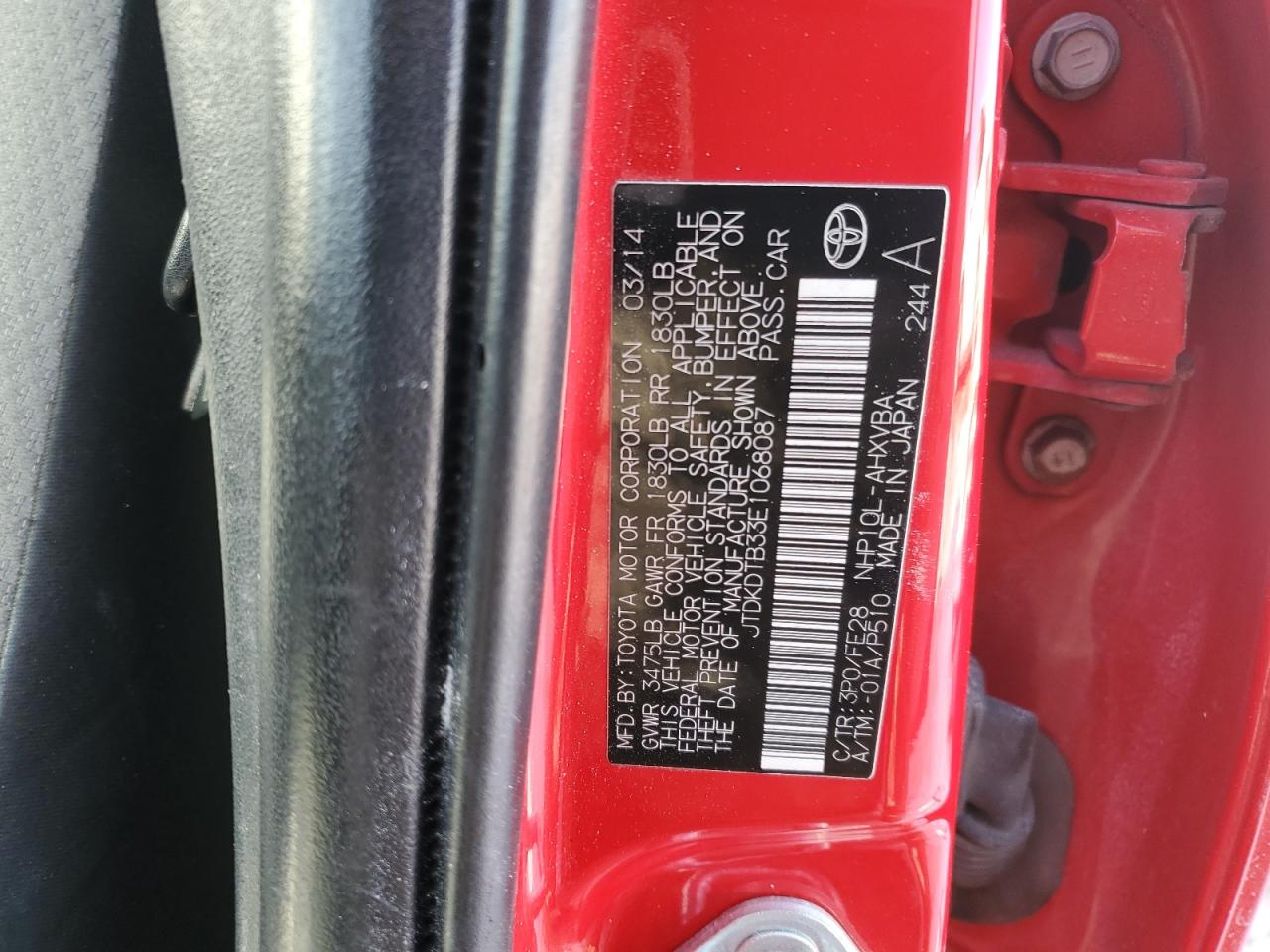 2014 Toyota Prius - Image 15