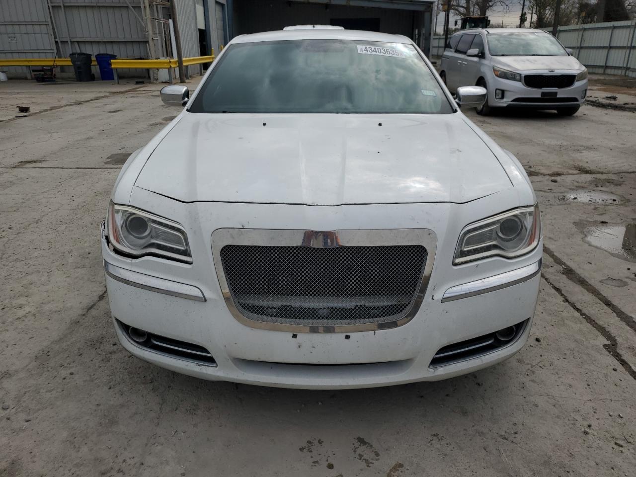 2011 Chrysler 300 - Image 5