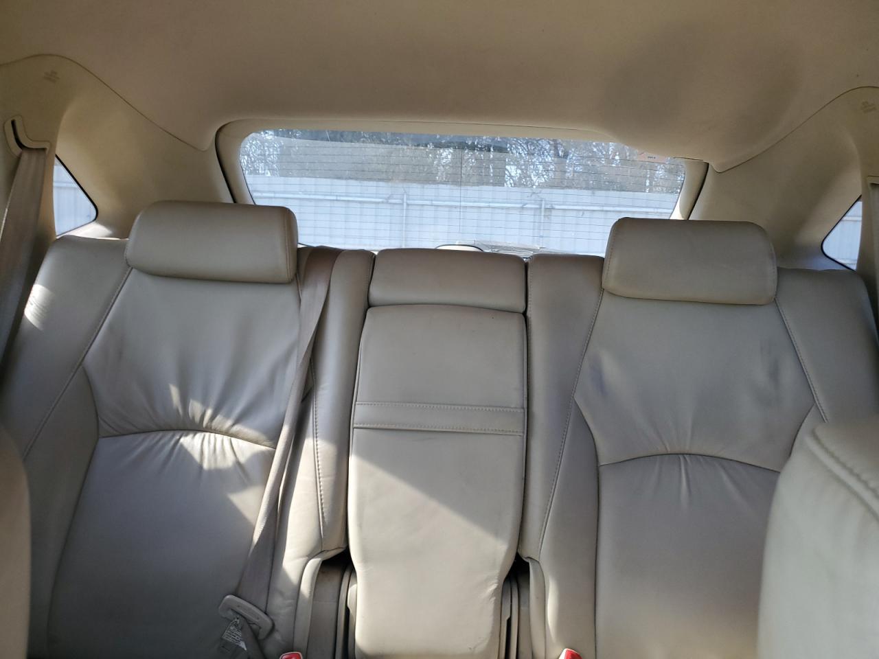 2005 Lexus RX - Image 10