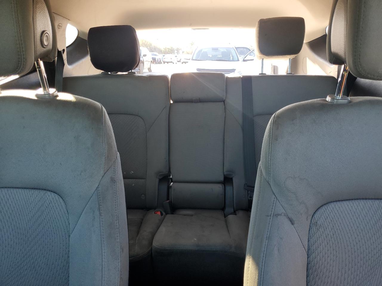 2016 Hyundai Santa Fe - Image 10