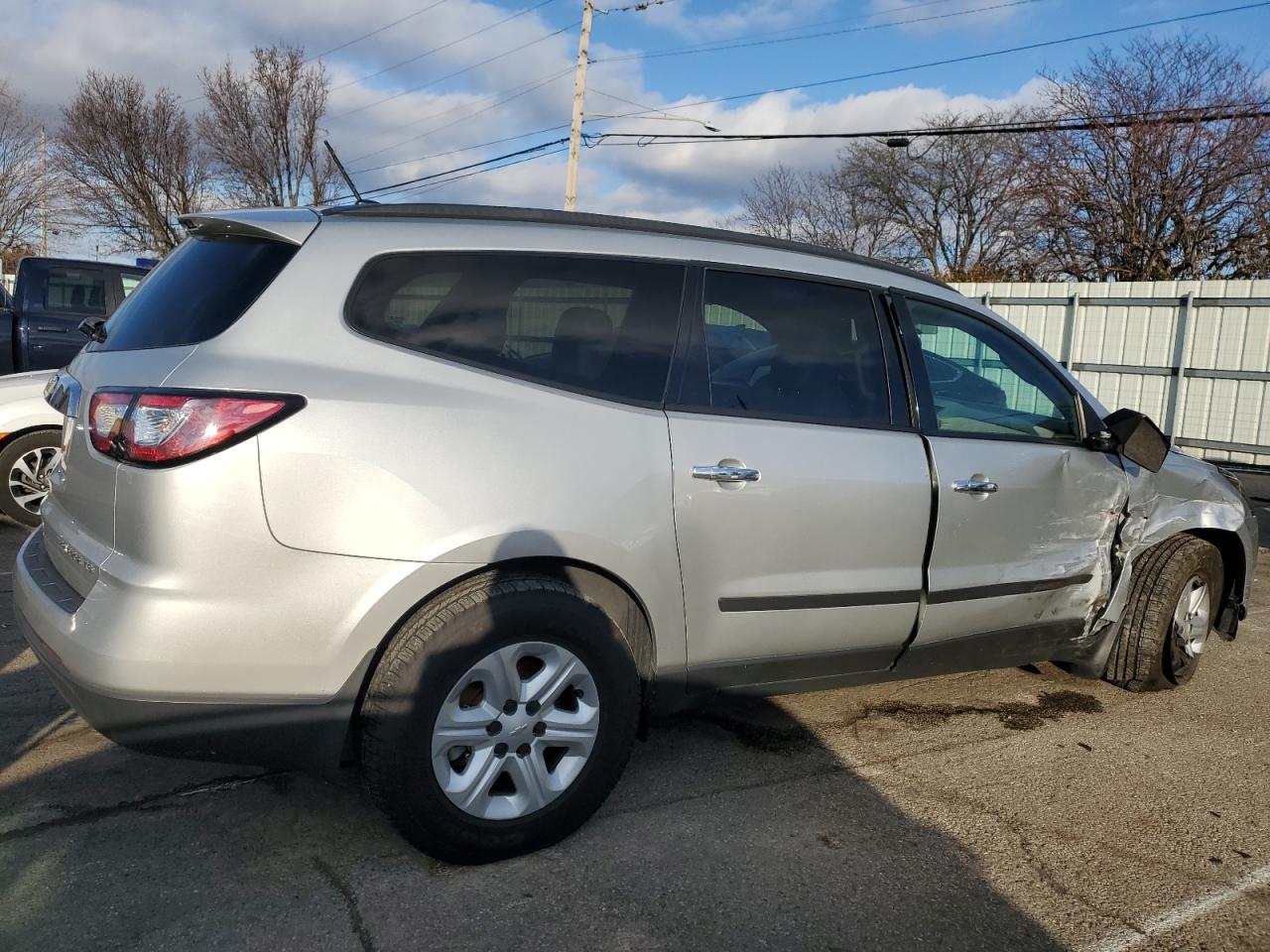 VIN 1GNKRFKDXFJ169793 2015 CHEVROLET TRAVERSE no.3