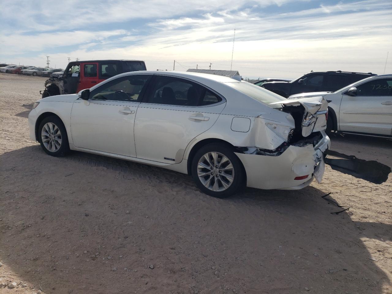 2015 Lexus ES - Image 2