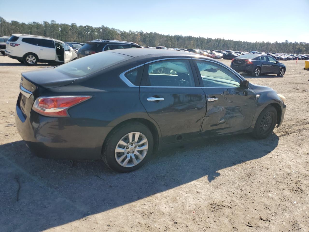 2015 Nissan Altima - Image 3