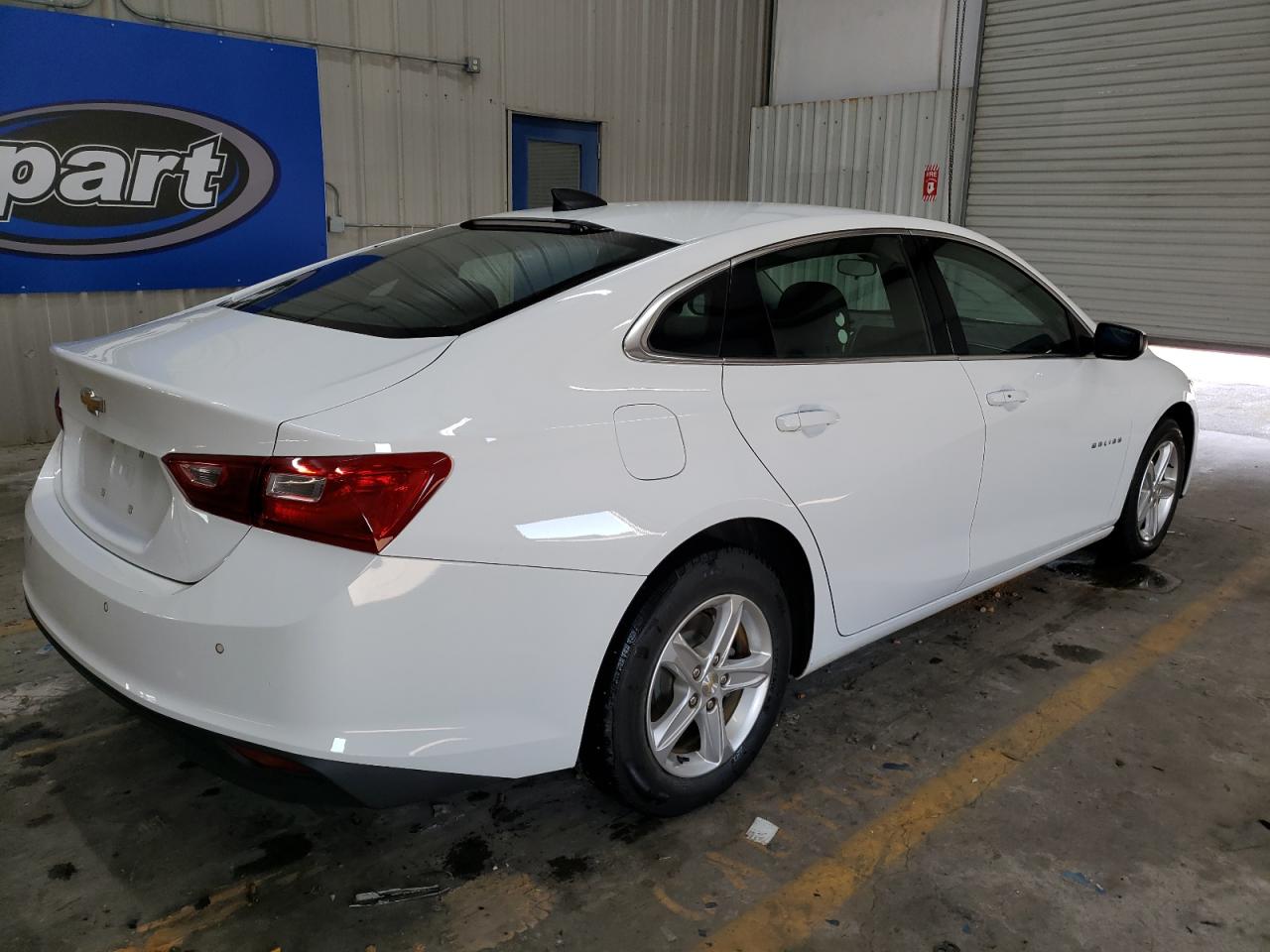2022 Chevrolet Malibu - Image 3