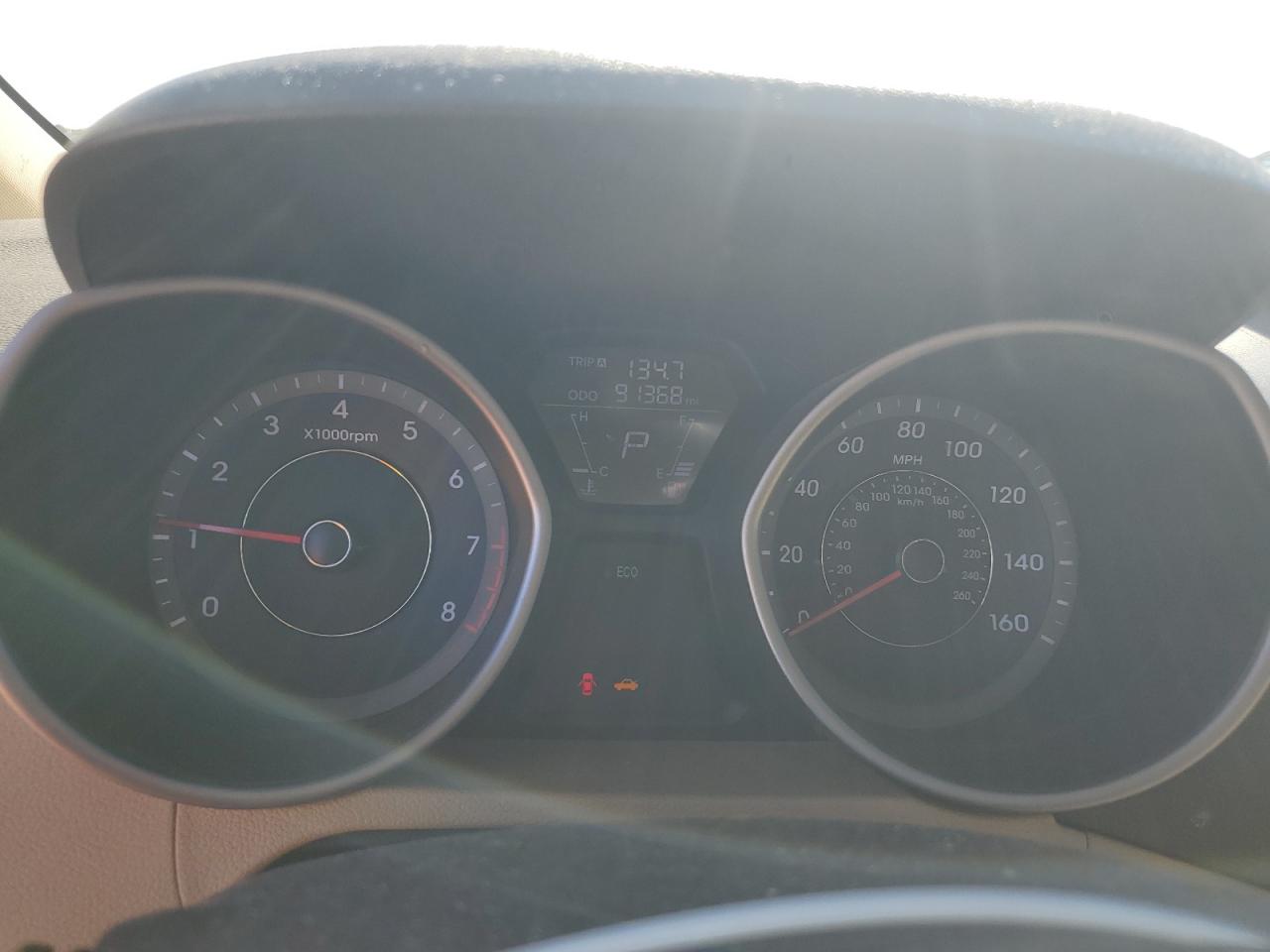 2013 Hyundai Elantra - Image 9