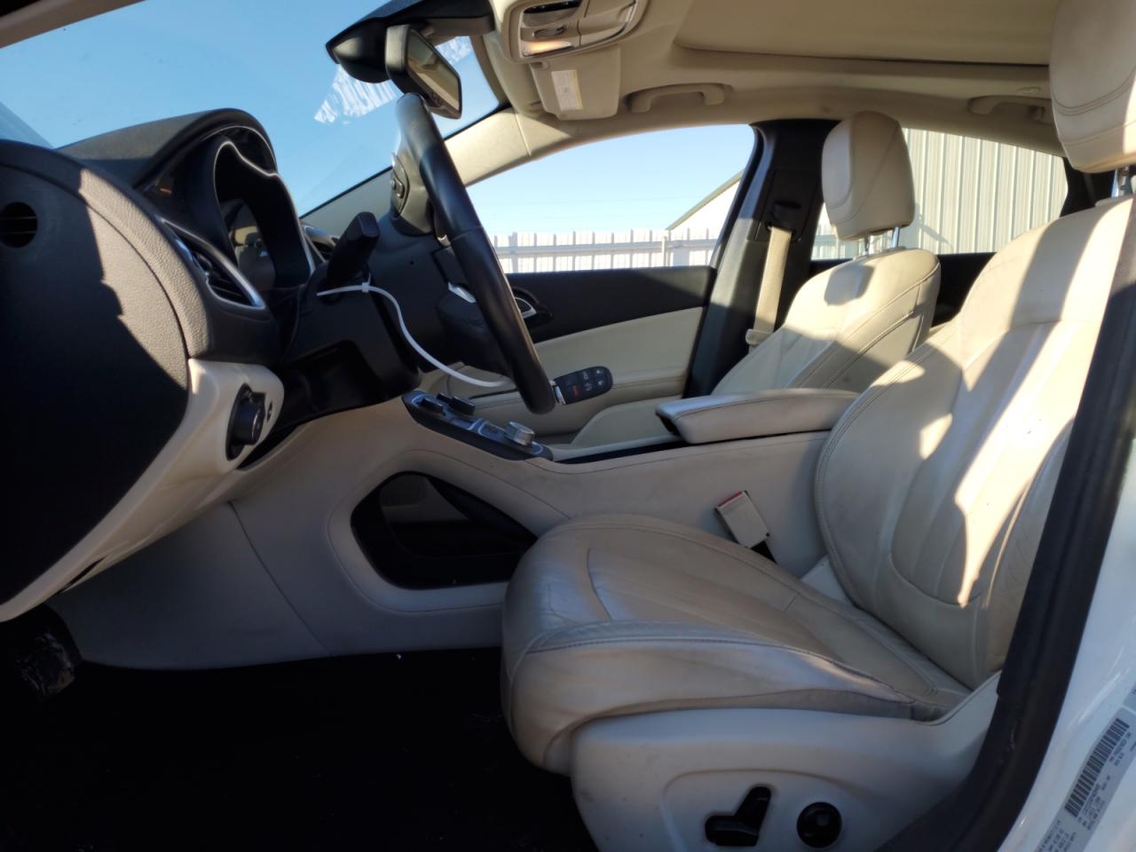 2015 Chrysler 200 - Image 7