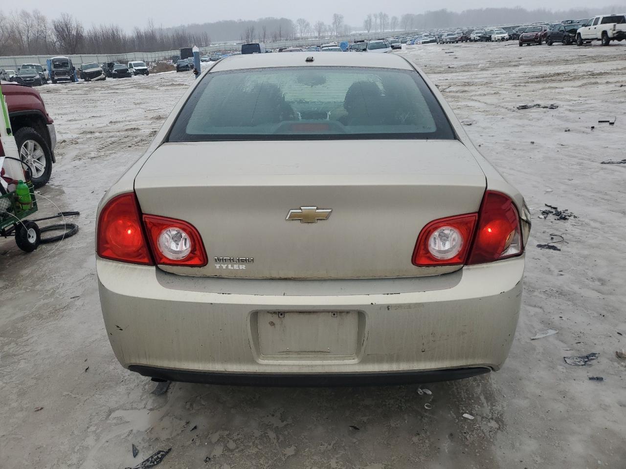2011 Chevrolet Malibu - Image 6