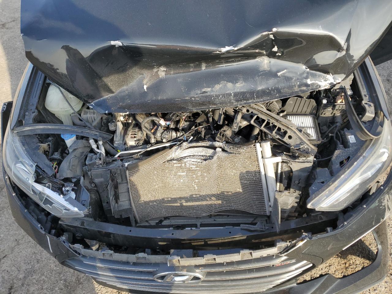 2018 Hyundai Elantra - Image 11