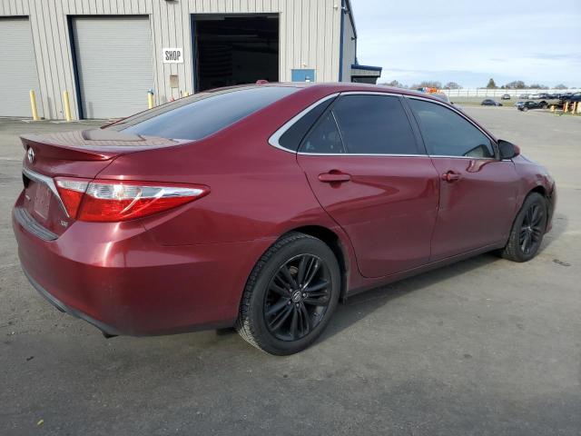  TOYOTA CAMRY 2015 Czerwony