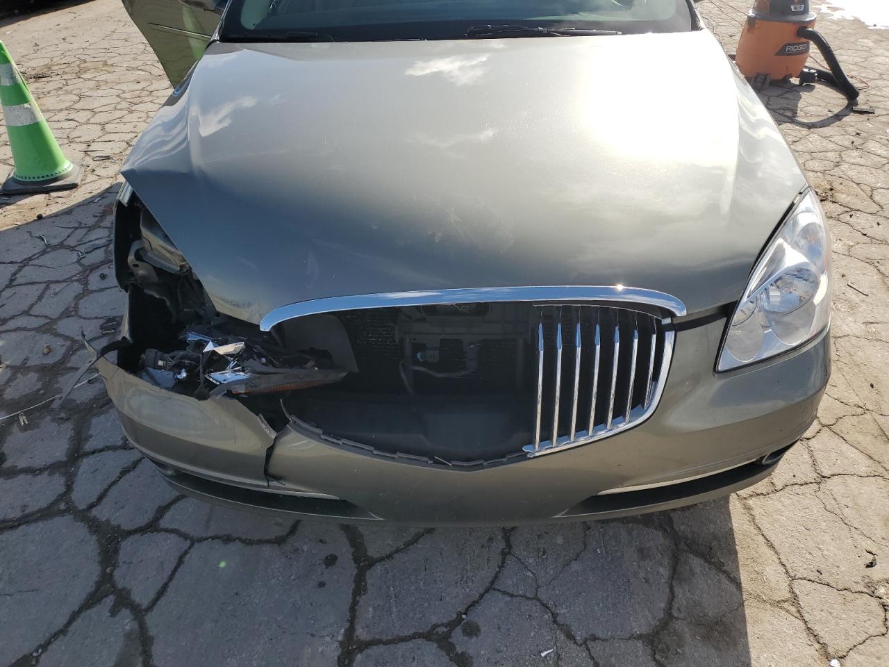 2011 Buick Lucerne - Image 11