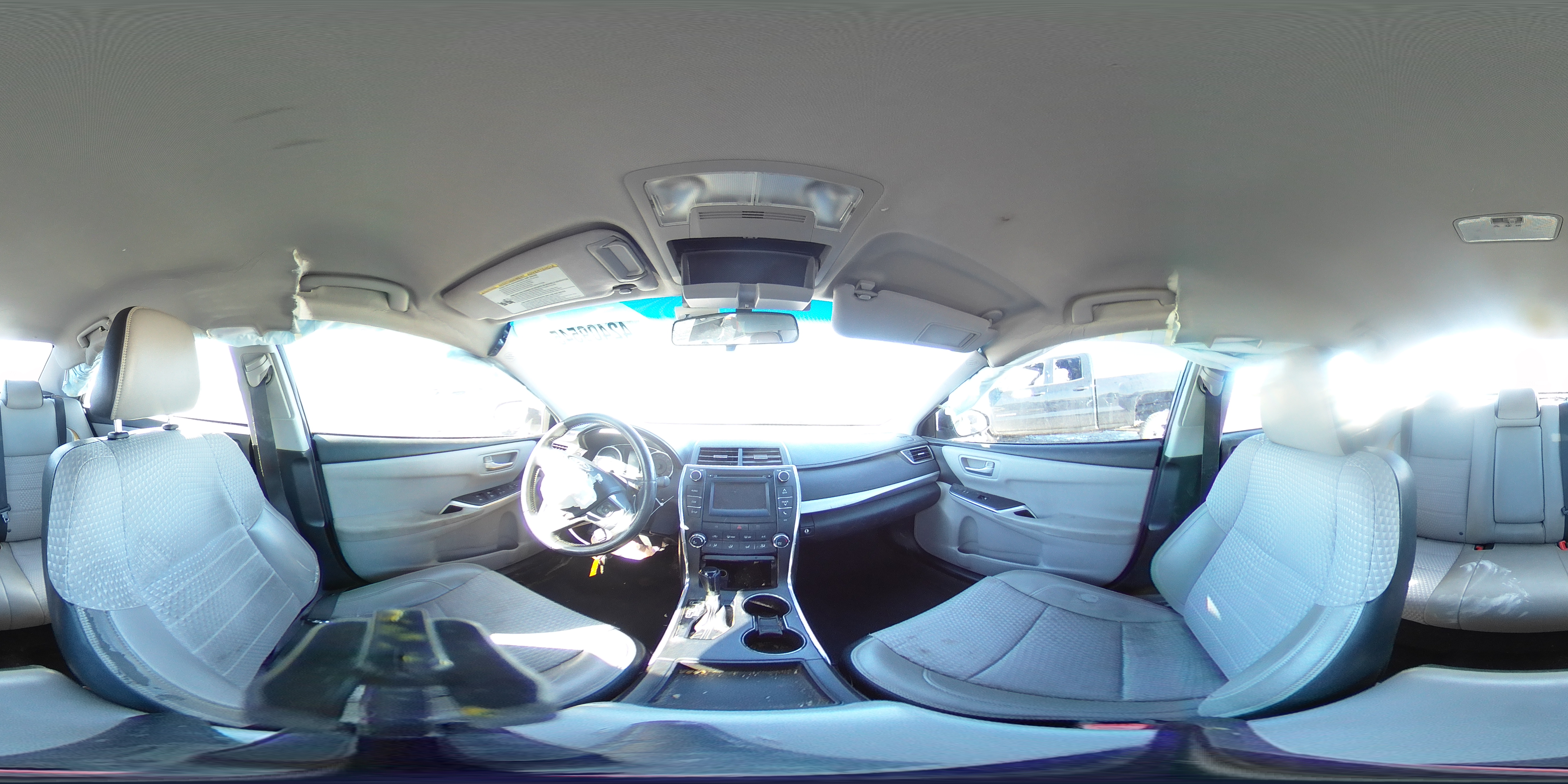 2015 Toyota Camry - Image 12