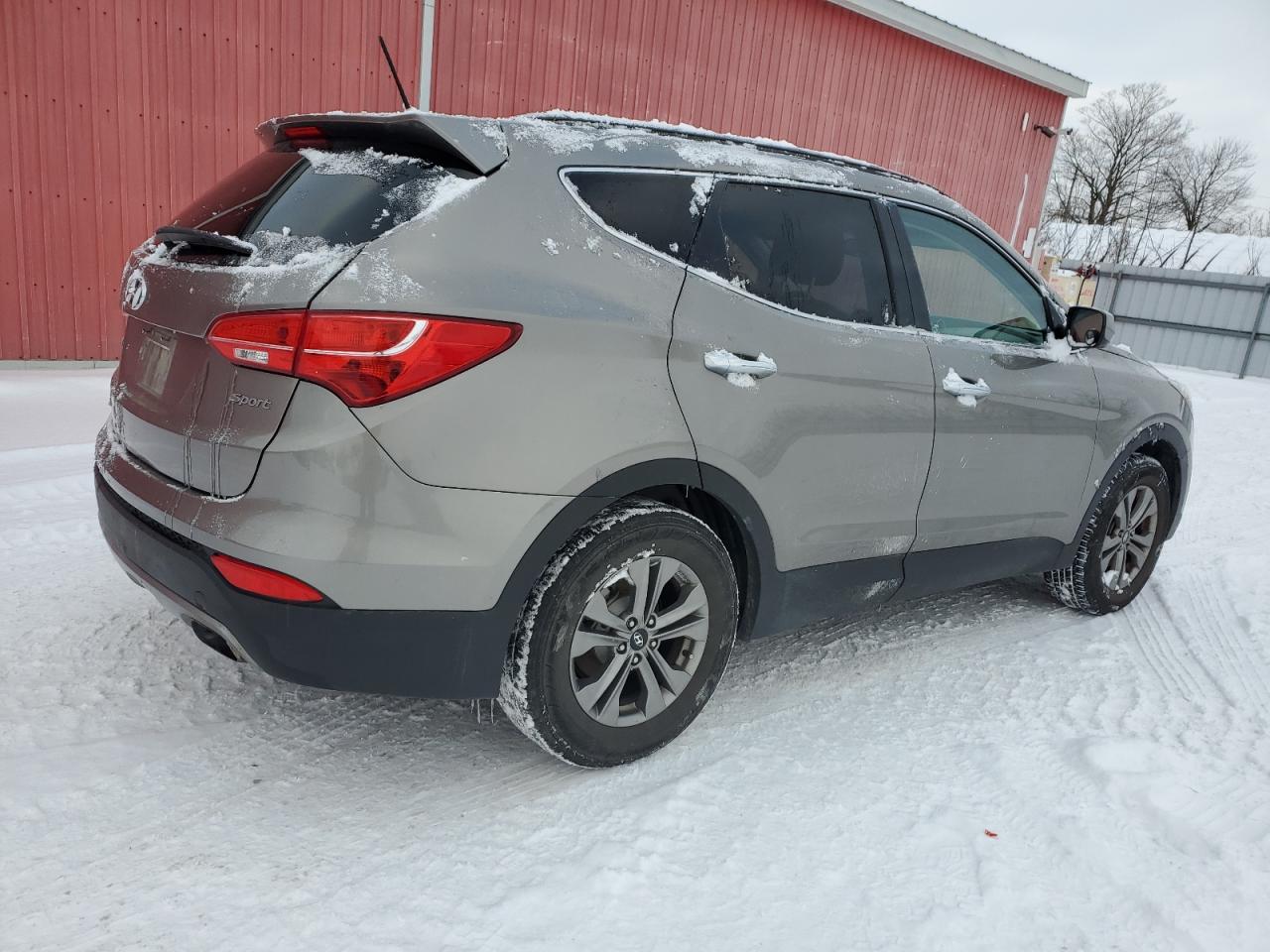 2016 Hyundai Santa Fe - Image 3