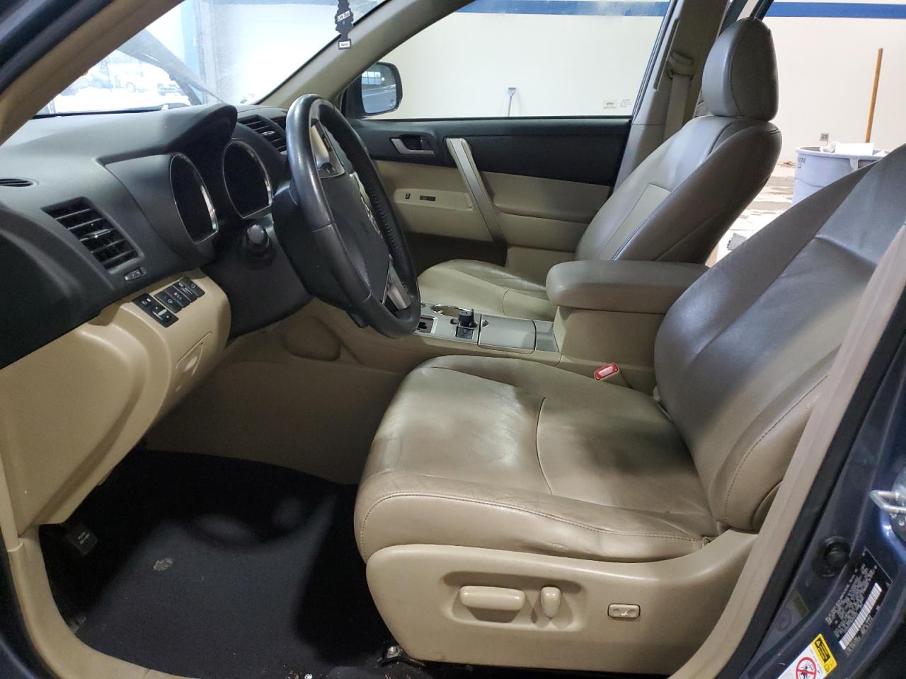 2011 Toyota Highlander Base VIN: 5TDZK3EH1BS045935 Lot: 88162105