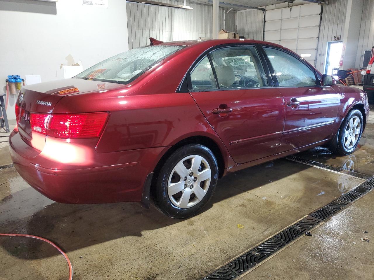 2009 Hyundai Sonata - Image 3