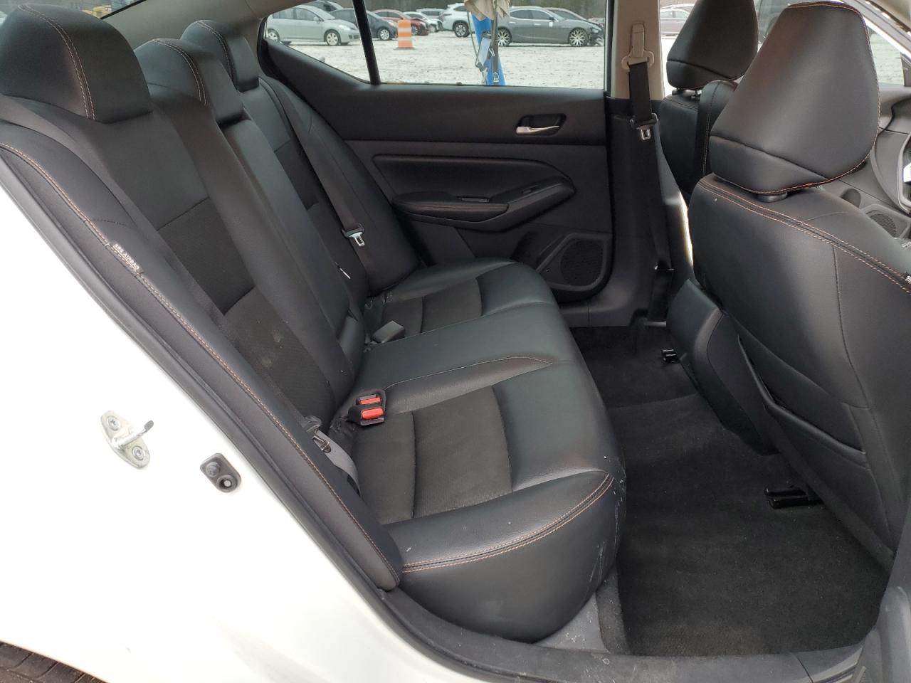 2020 Nissan Altima - Image 11