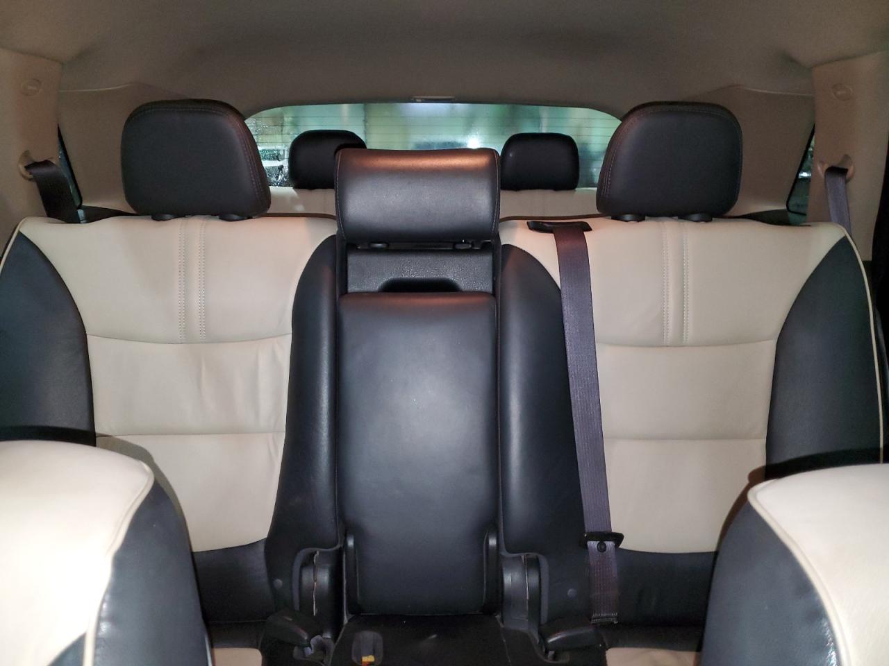 2011 Kia Sorento - Image 10