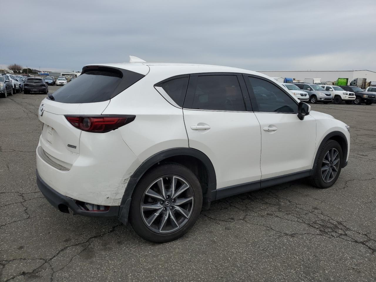 VIN JM3KFBDMXJ0310021 2018 MAZDA CX-5 no.3