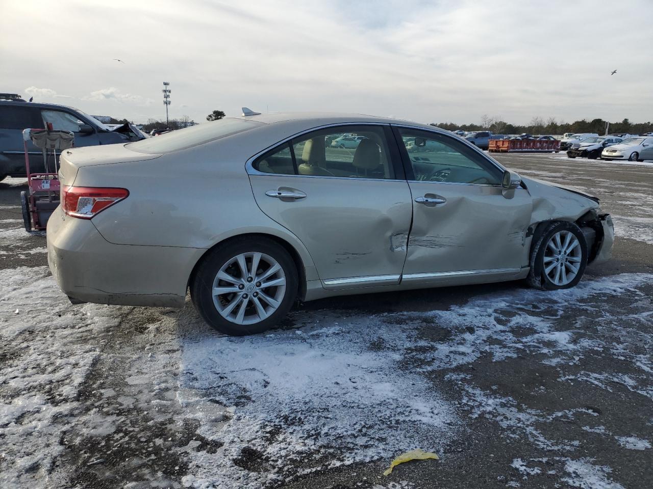 2012 Lexus ES - Image 3