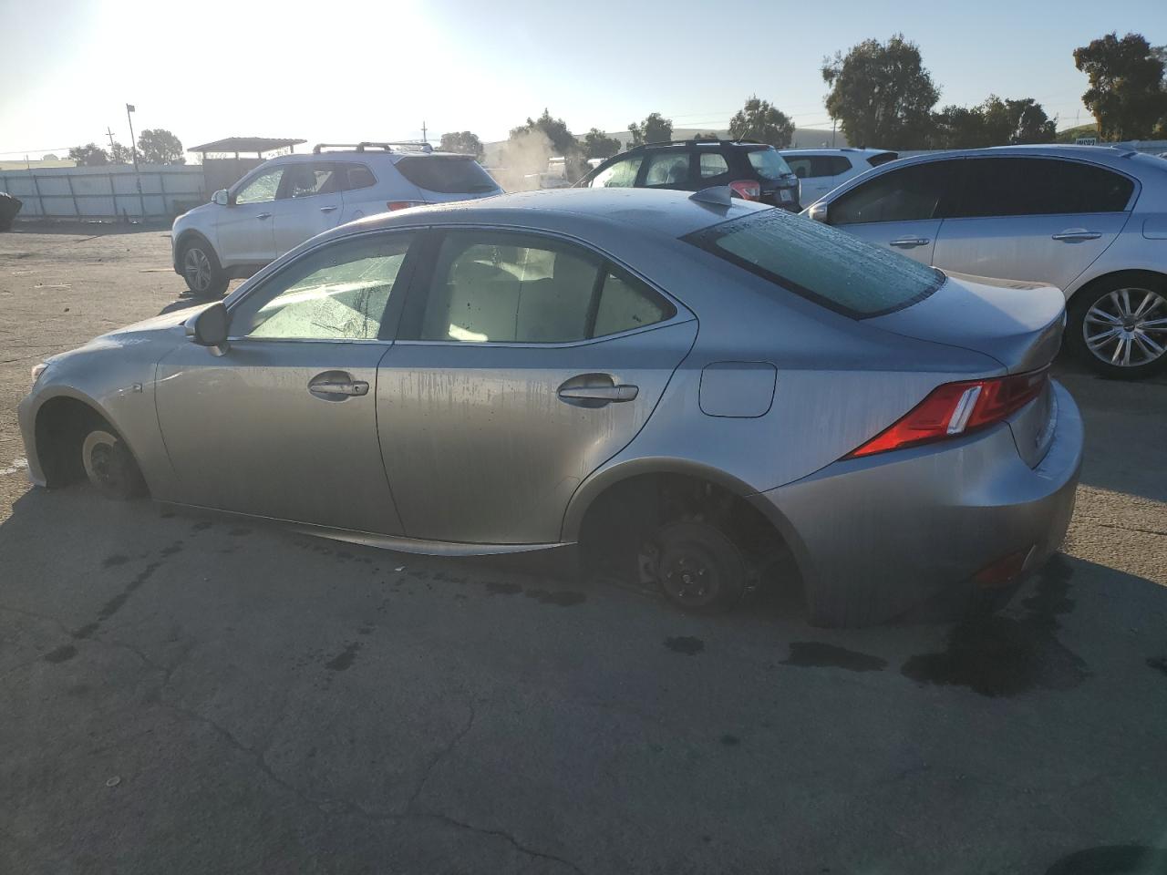 2016 Lexus IS - Image 2