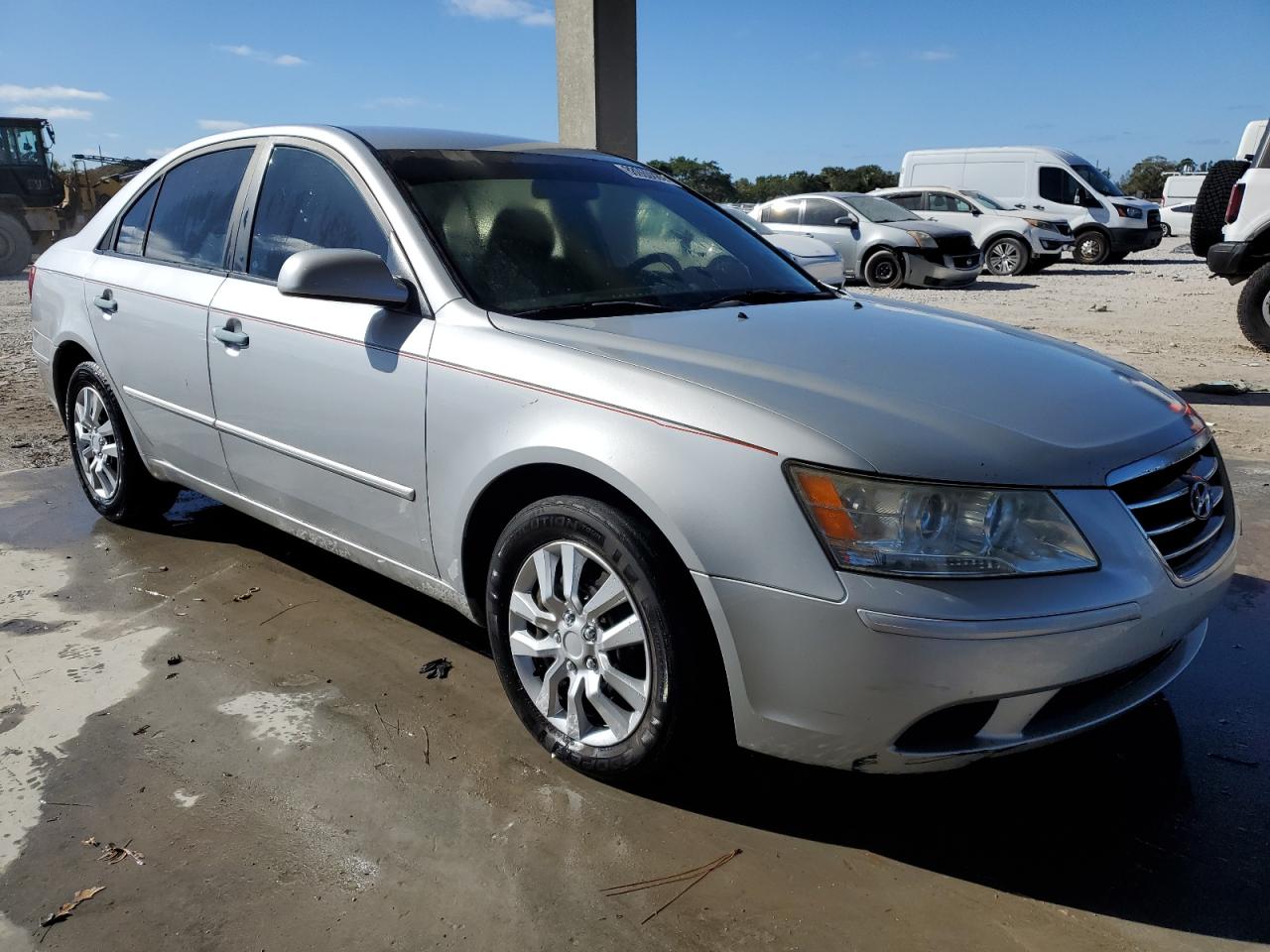 2010 Hyundai Sonata - Image 4