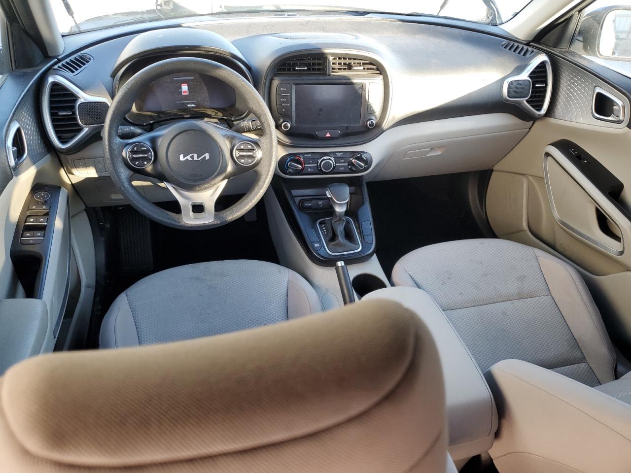 2023 Kia Soul - Image 8