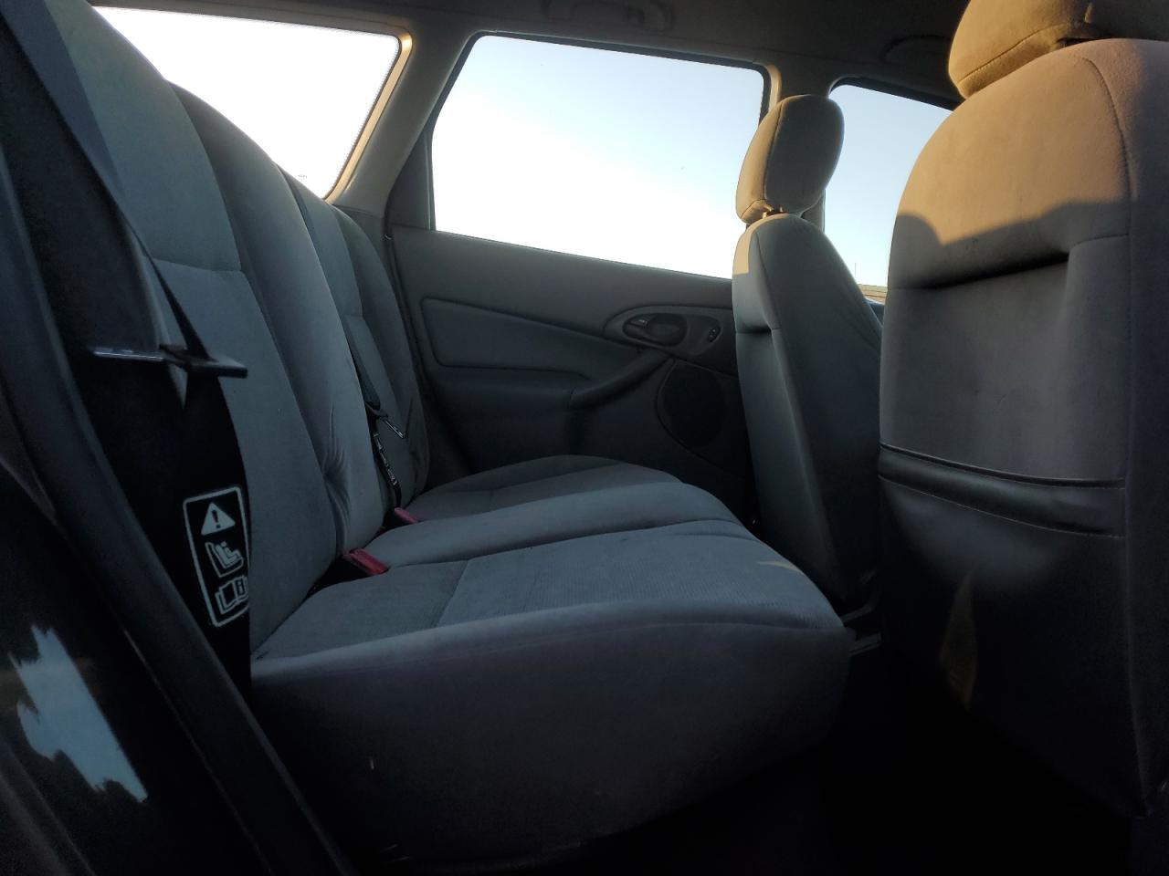2002 Ford Focus - Image 10