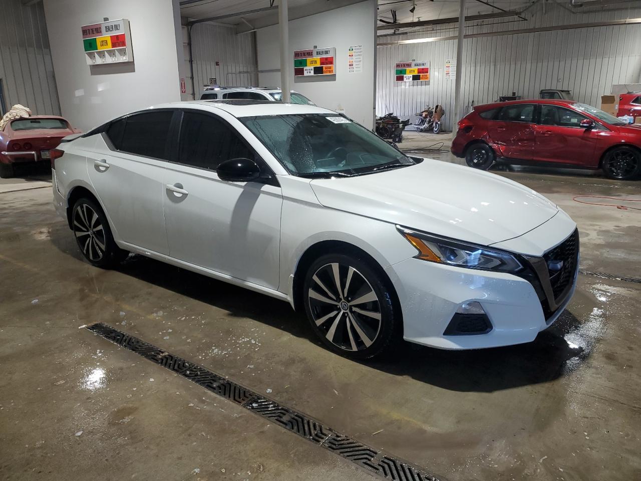 2021 Nissan Altima - Image 4