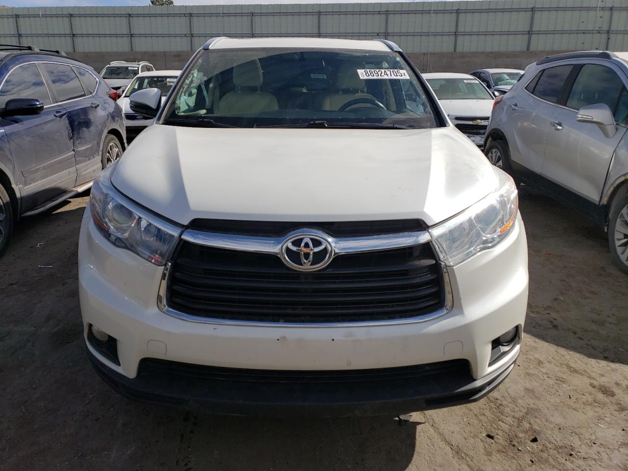 2015 Toyota Highlander - Image 5