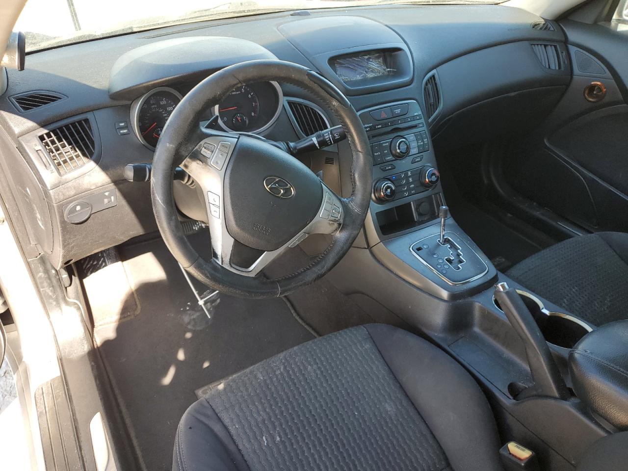 2010 Hyundai Genesis - Image 8