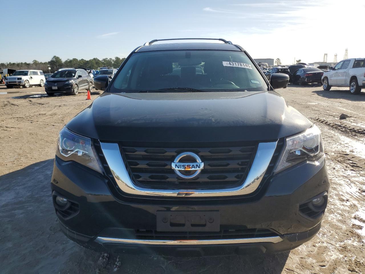 2017 Nissan Pathfinder - Image 5