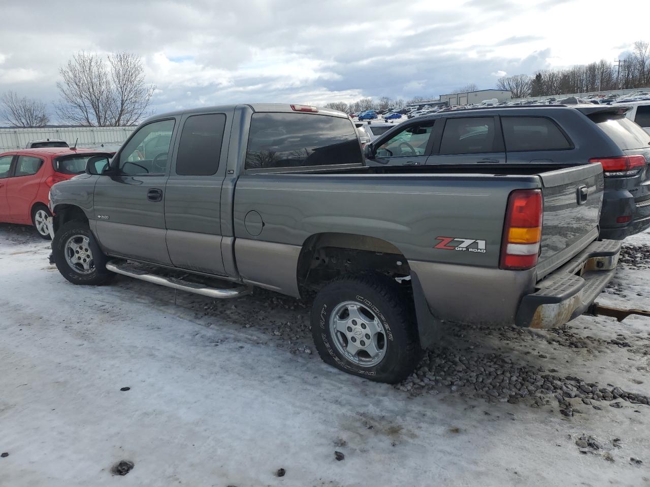 2000 Chevrolet Silverado - Image 2