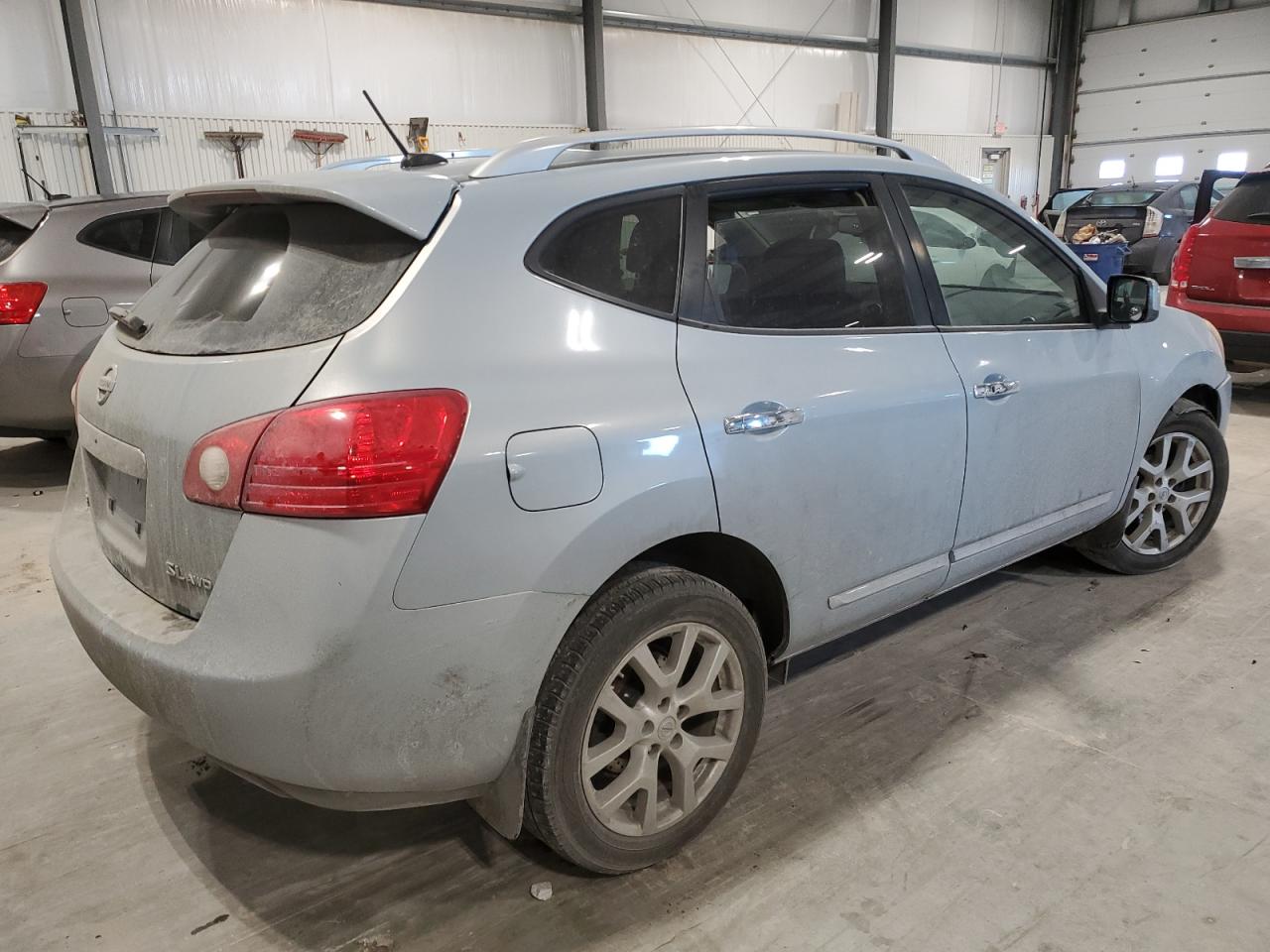 2011 Nissan Rogue - Image 3