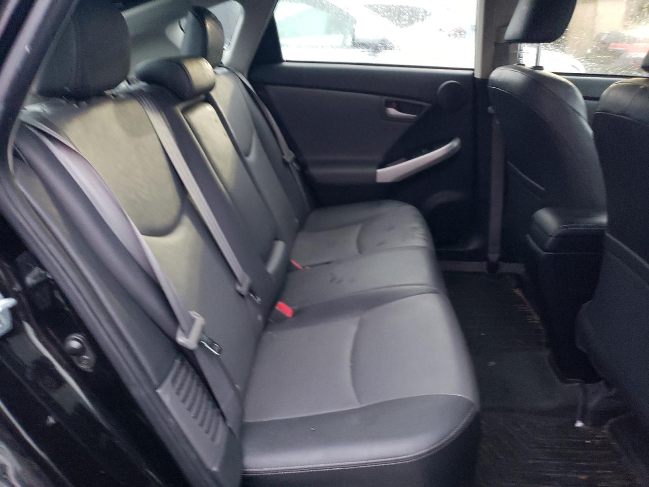 2015 Toyota Prius - Image 10