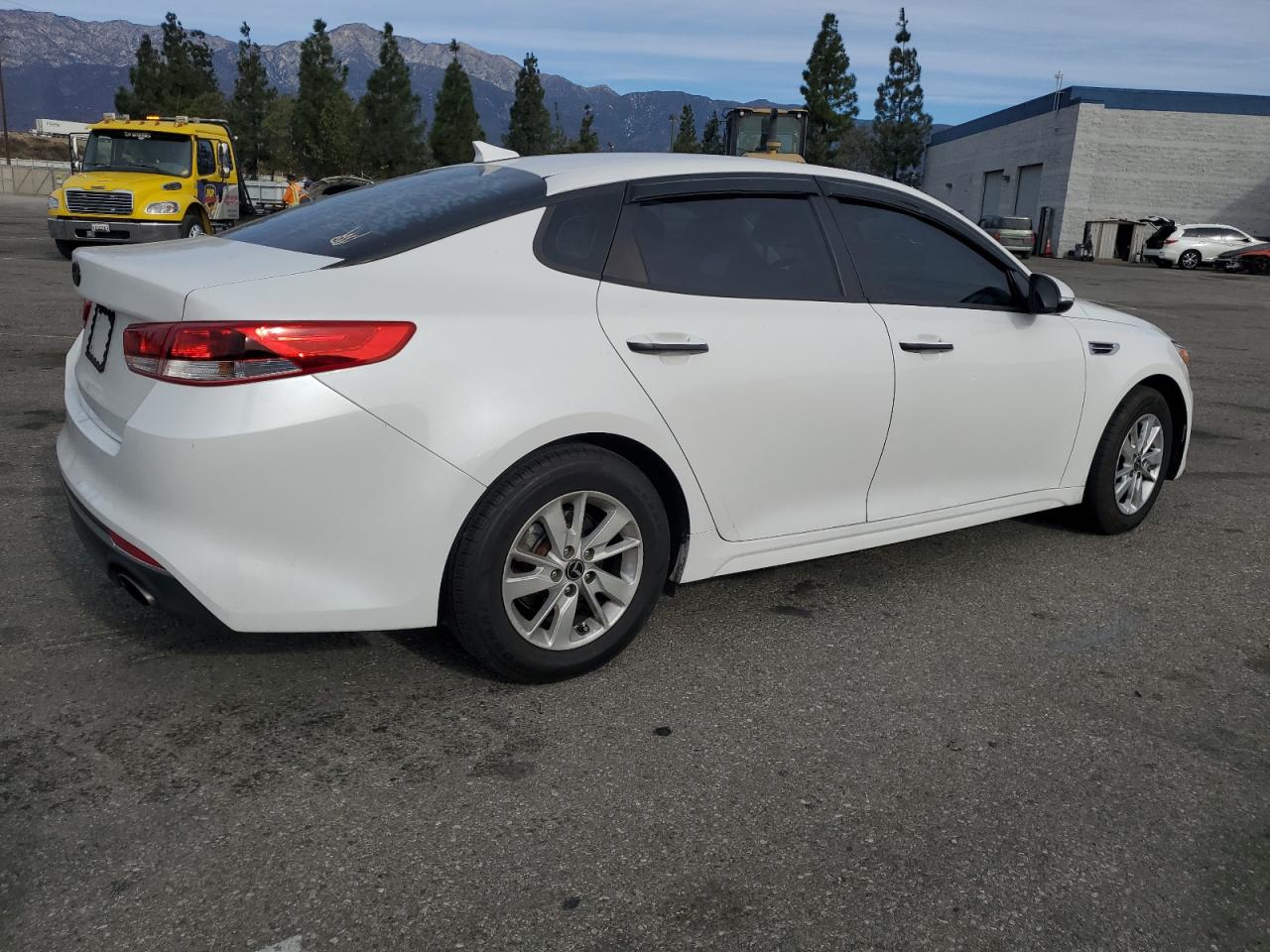 2017 Kia Optima - Image 3