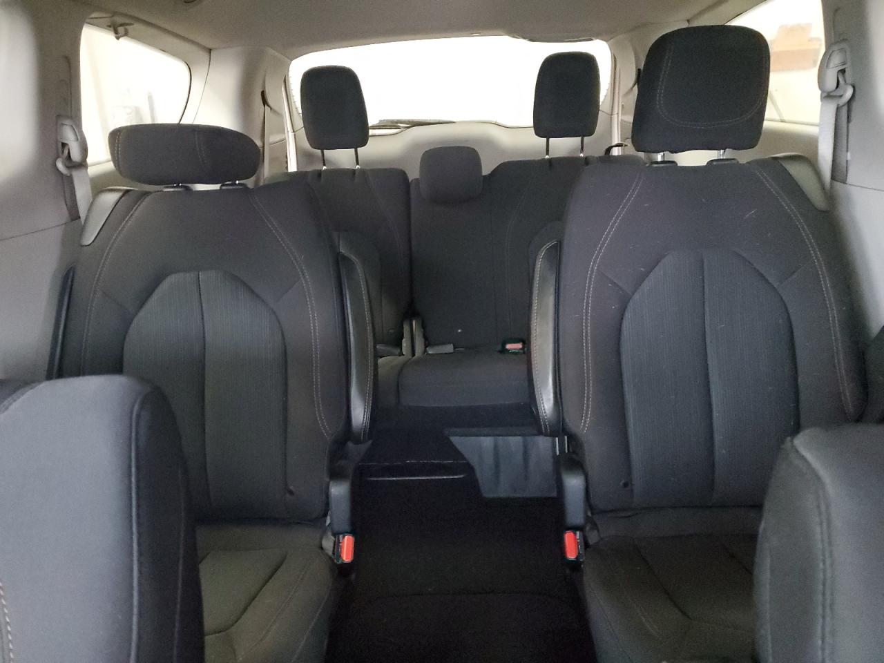 2020 Chrysler Pacifica - Image 10