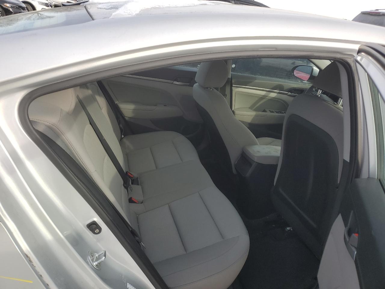 2018 Hyundai Elantra - Image 10