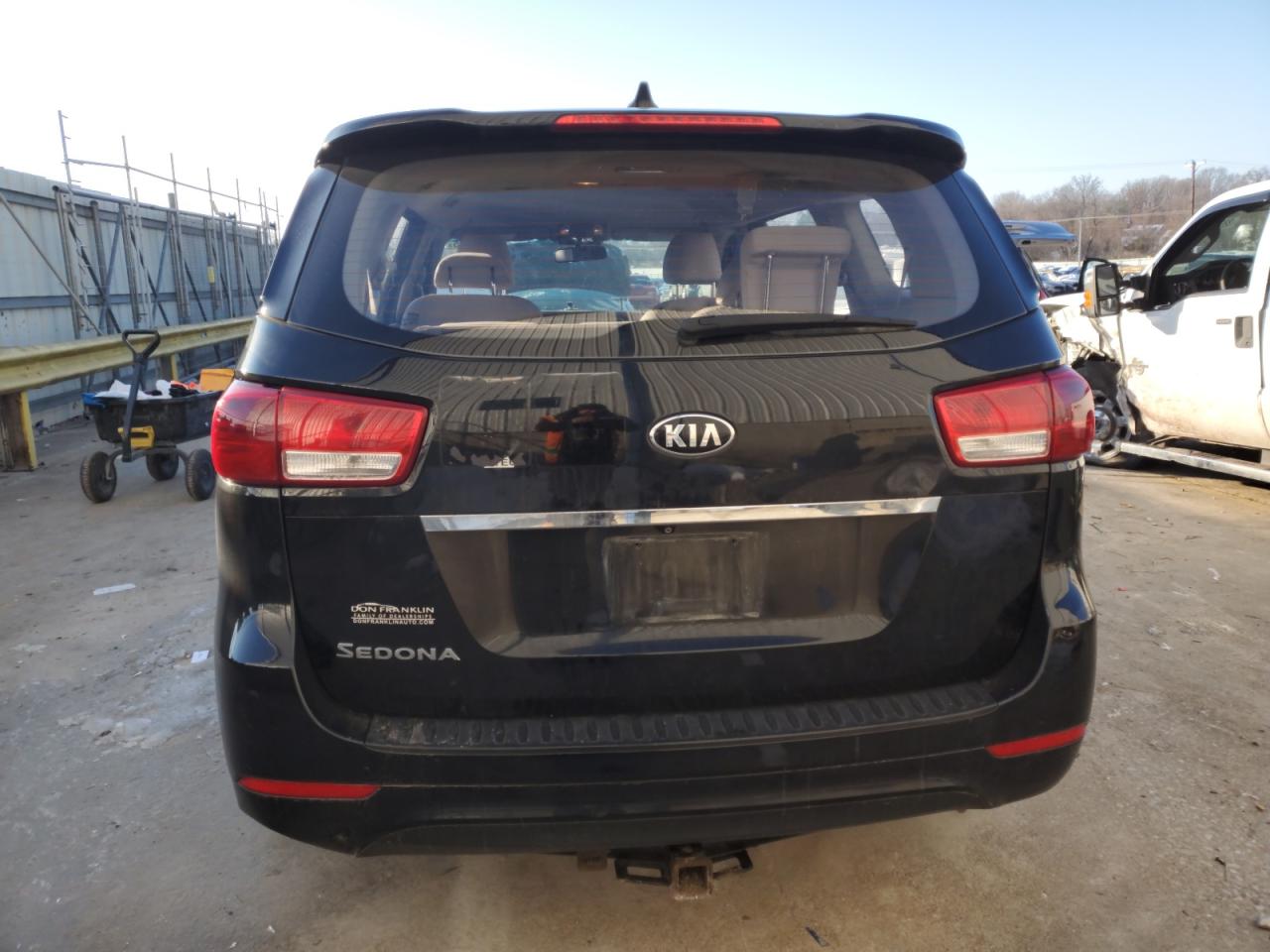 2016 Kia Sedona - Image 6