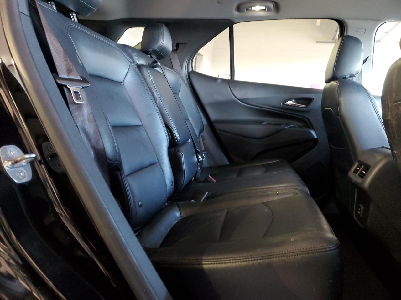2022 Chevrolet Equinox - Image 11