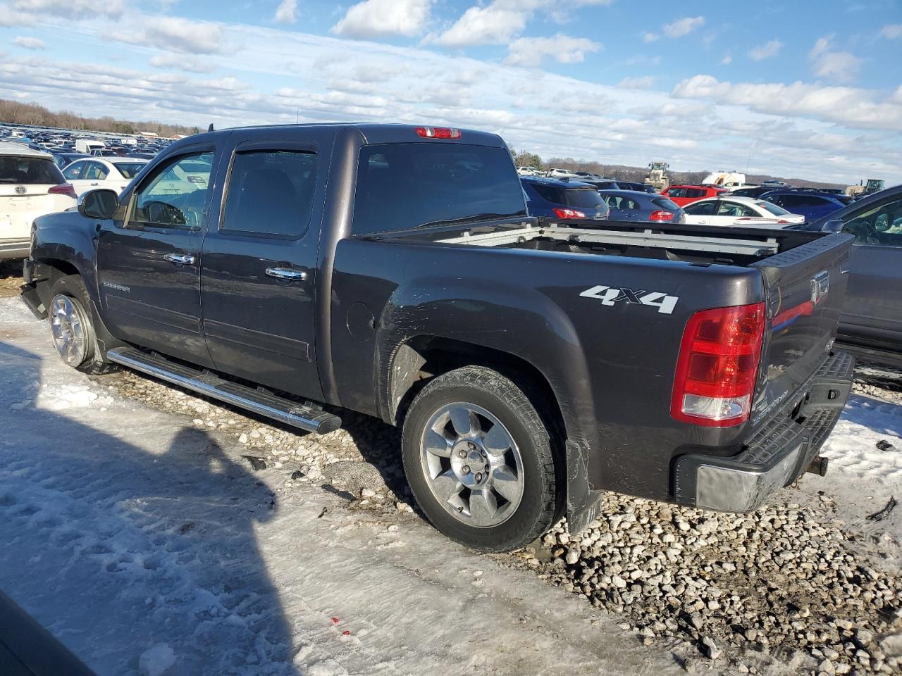 2011 GMC Sierra - Image 2