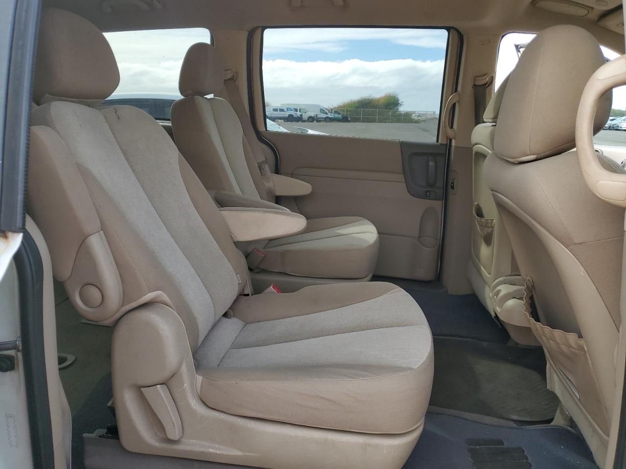 2012 Kia Sedona - Image 11