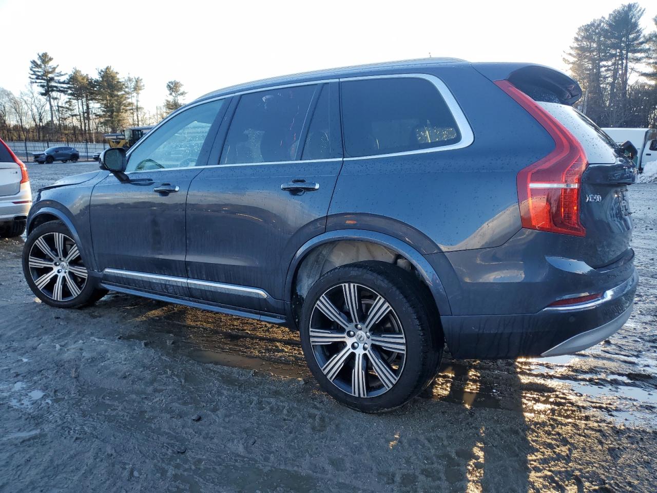 2022 Volvo XC90 - Image 2