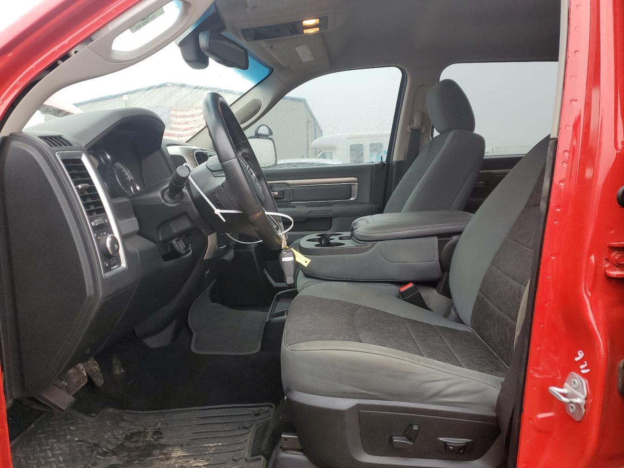 2016 RAM 1500 - Image 7